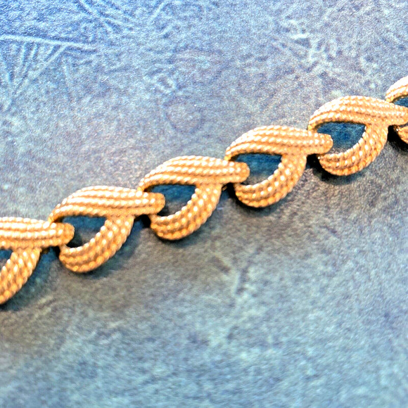 Vintage Napier Gold Plated Choker Necklace Textured Dimensional Chain Links 16" - Picture 8 of 9